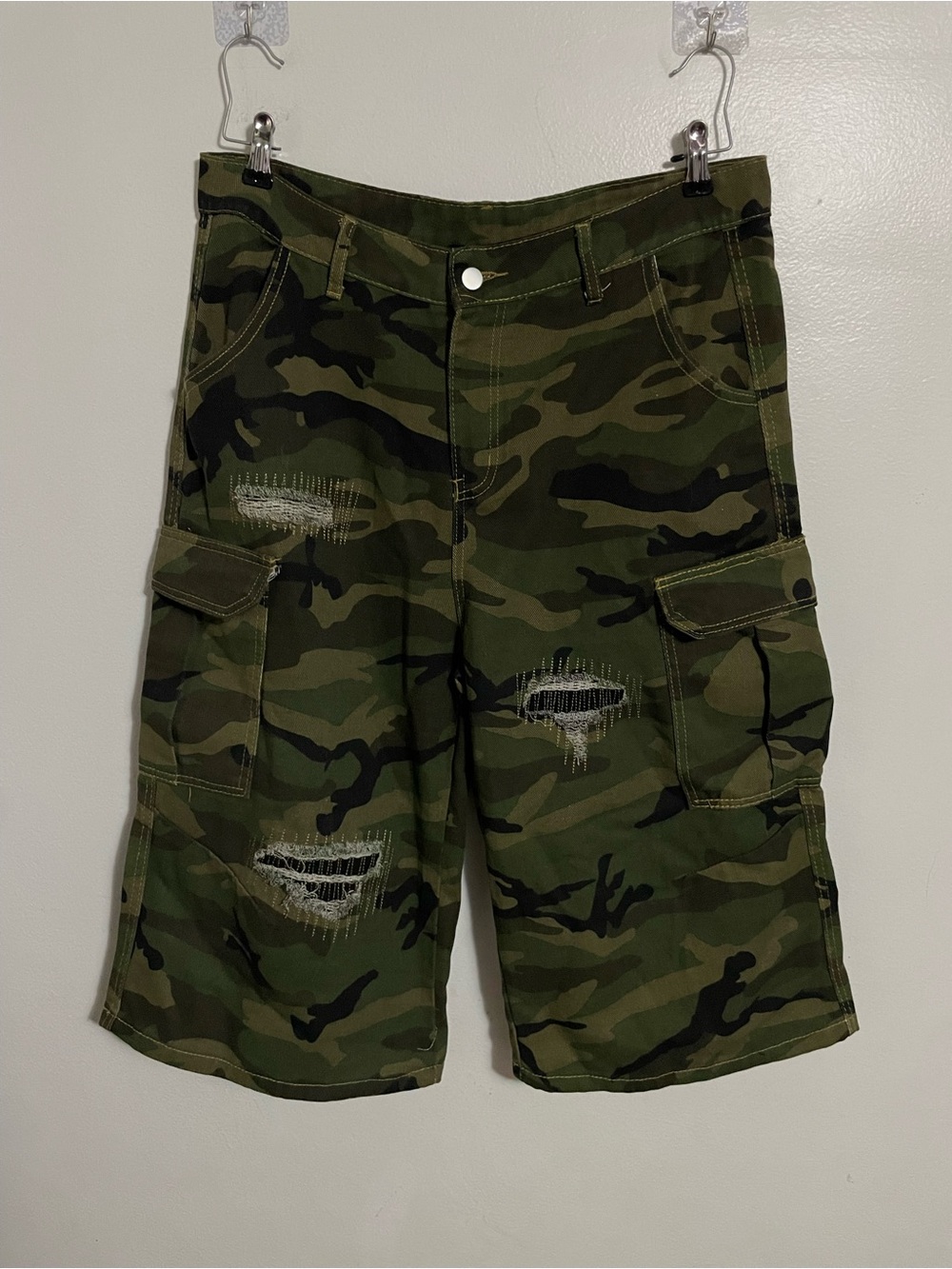 Streetwear Distressed Camo Cargo Jorts